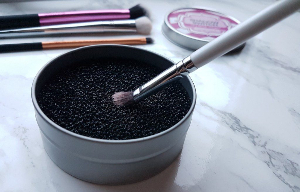 Shadow switch beauty essentials