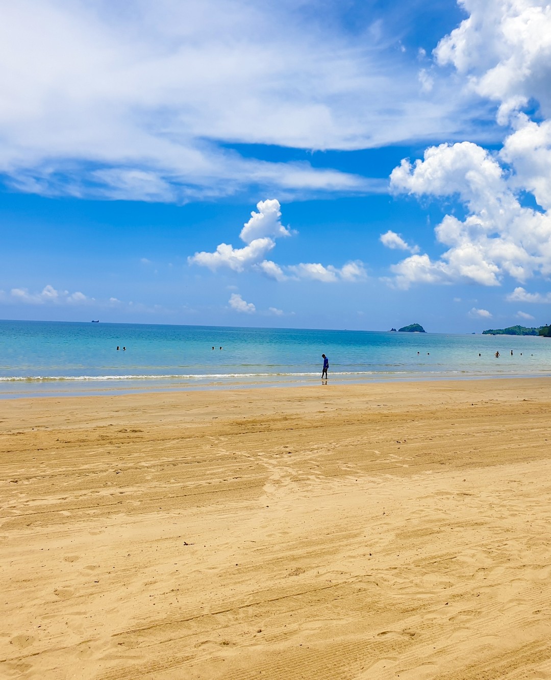 🌊 Let the waves hit your feet, and the sand be your seat. 🏝️🏖️⁠
⁠
⁠
⁠
⁠
⁠
⁠
⁠
#travelwriter #elnido #instatravel #travelgram #instago #passportready #travelblogger #wanderlust #ilovetravel #writetotravel #instatravelling #instavacation #instapassport #postcardsfromtheworld #traveldeeper #palawan #traveltheworld #igtravel #getaway #travelblog #travelpics #wanderer #travelphoto #mytravelgram #travelphotography #worldcaptures #worldplaces #philippines #traveloften #shetravels